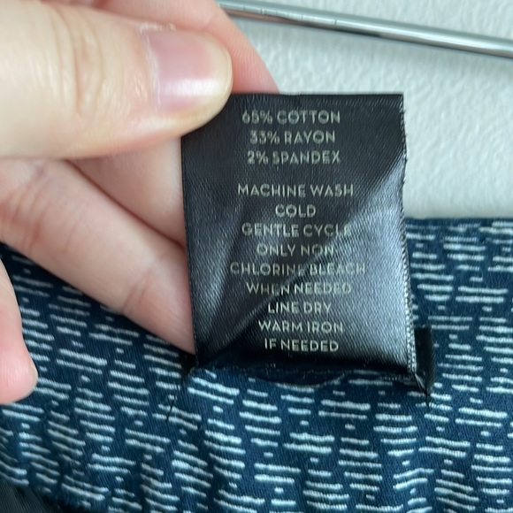 Ann Taylor Mid Rise Signature Straight Leg Printed Blue Stretch Cropped Pant - Picture 5 of 5